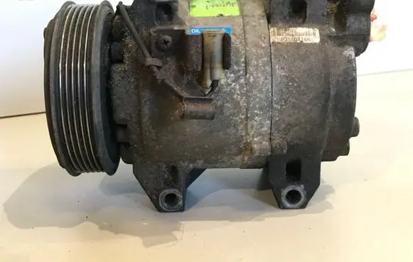 Volvo XC70 Air conditioning (A/C) compressor (pump) 8708581