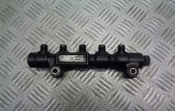 Ford Focus Fuel main line pipe 9654592680