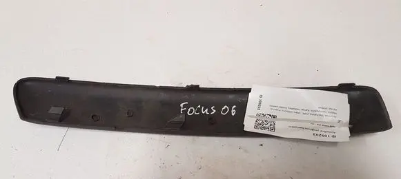 Ford Focus Front bumper splitter molding 4M5117E908AF