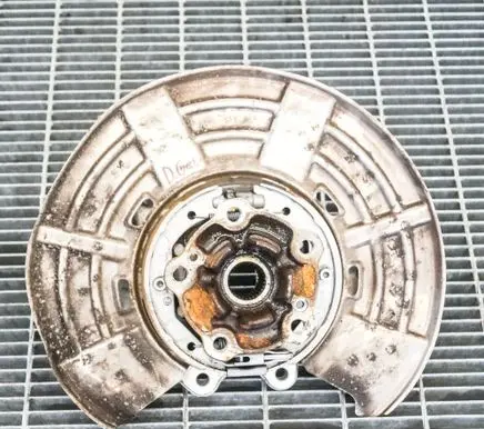 BMW M4 F82 F83 Rear wheel hub 2284882 2284745