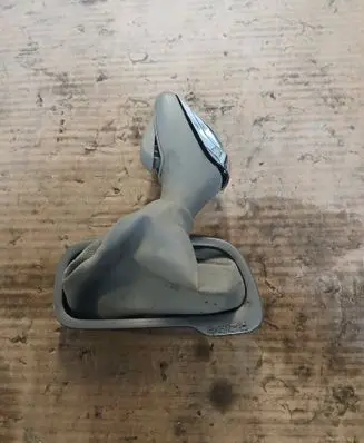 Renault Zoe Gear lever shifter trim leather/knob 