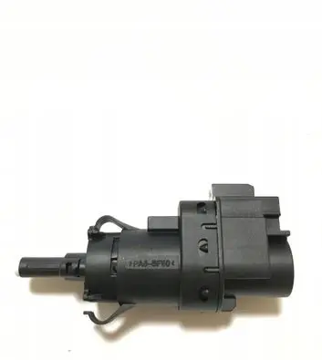 Land Rover Defender Brake pedal sensor switch XKB500170