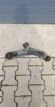 Suzuki Swift I Front control arm