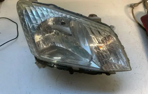 Isuzu D-Max Headlight/headlamp