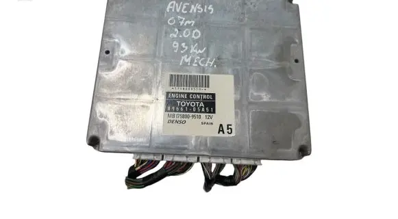 Toyota Avensis T250 Engine control unit/module 8966105A51 1758009510 MB1758009510