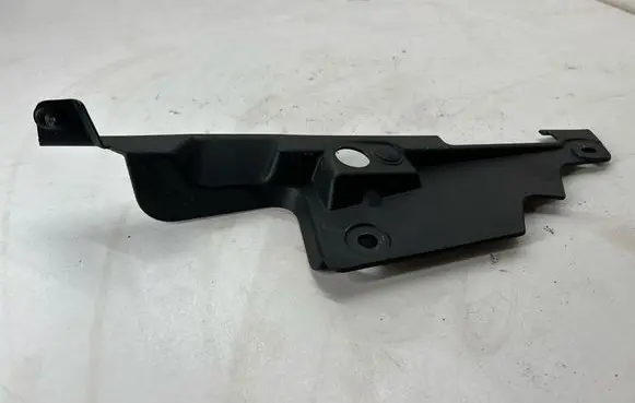 Chrysler Pacifica Fender end trim 68267000AA