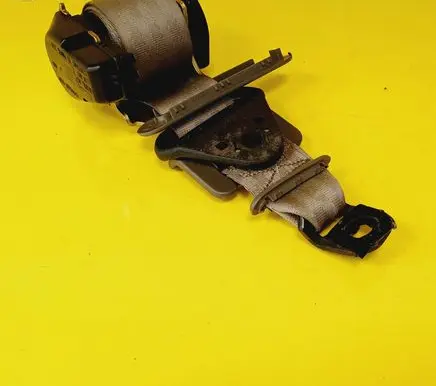 Rear seatbelt