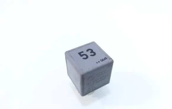 Volkswagen PASSAT B6 Other relay 141951253B