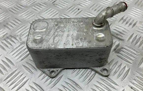 Audi TT TTS Mk2 Oil filter mounting bracket 06D117021C