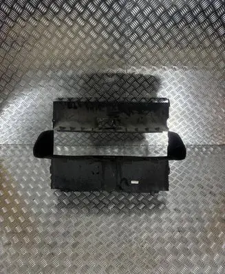 Porsche Cayenne (92A) Intercooler air guide/duct channel 7P5121293C 7P5121293B