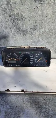 Volkswagen PASSAT B3 Speedometer (instrument cluster) 357919033FT