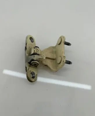 Mercedes-Benz E W212 Front door lower hinge A047058