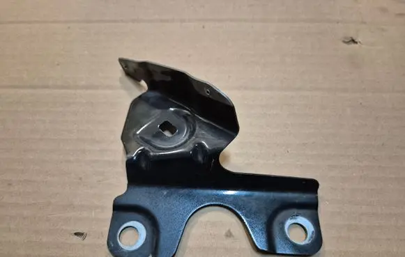 Audi Q3 F3 Fender mounting bracket 83A821120