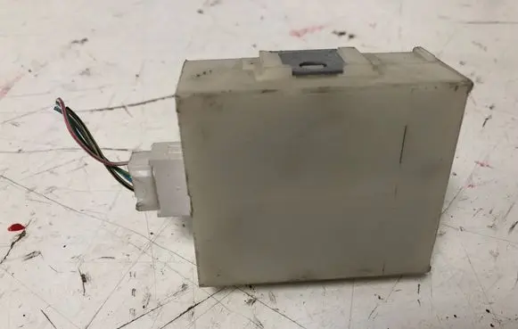Toyota Avensis T250 Door central lock control unit/module 8974105050