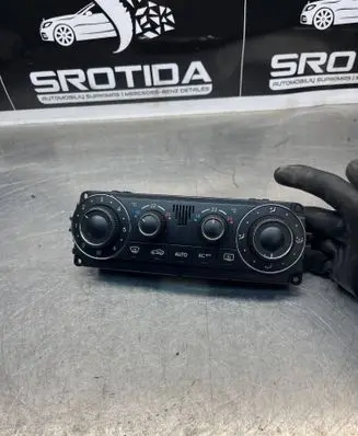 Mercedes-Benz C W203 Climate control unit A2038303085 9140010525