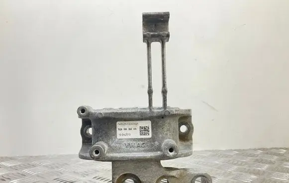 Volkswagen Golf VII Engine mount bracket 5Q0199262CS