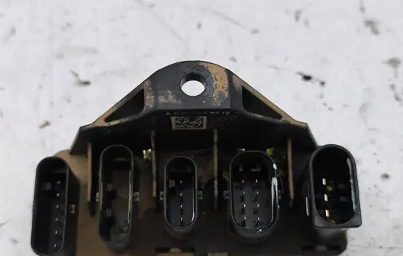 Mercedes-Benz E W213 Current control relay A0005459712