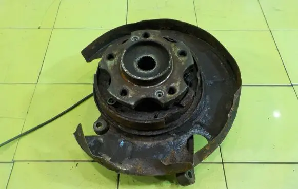 SsangYong Rodius Front wheel hub spindle knuckle 