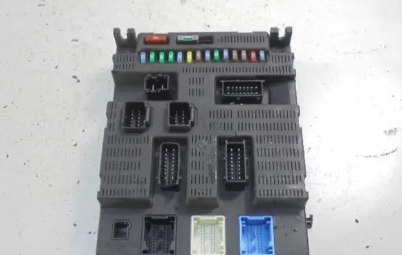 Citroen C4 Grand Picasso Fuse box set 9663576480