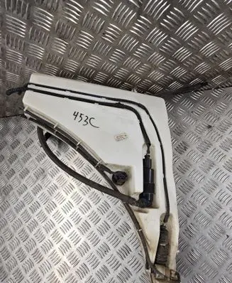 Windshield washer fluid reservoir/tank