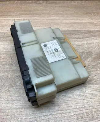 Volkswagen PASSAT B5 Climate control unit 1J1907044 5HB007617