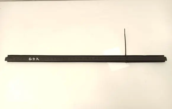 Mercedes-Benz S W126 Rubber seal rear door window/glass 