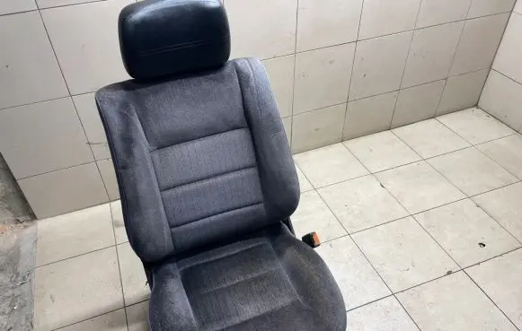 Volkswagen Golf II Front passenger seat 