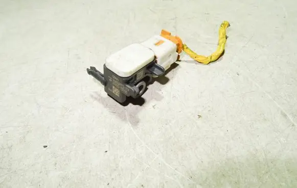 Hyundai Santa Fe Airbag deployment crash/impact sensor 959202B200