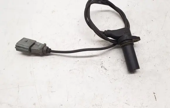 Volkswagen PASSAT B5.5 Crankshaft position sensor 038907319E