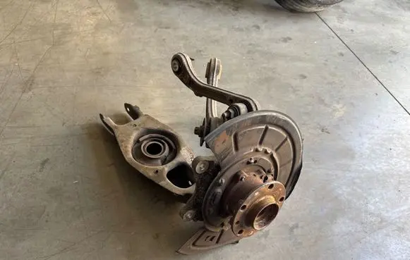 Maserati Ghibli Rear wheel hub spindle/knuckle 670006805