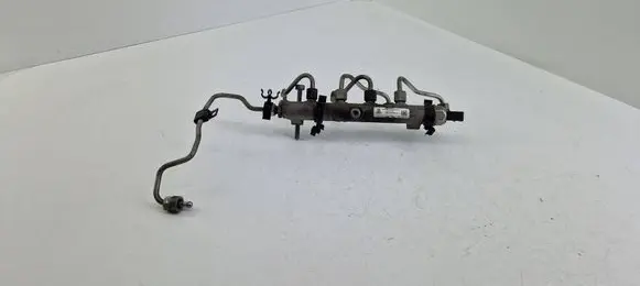 Audi A8 S8 D4 4H Fuel main line pipe 057130089Q