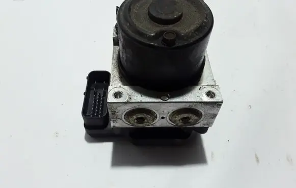 KIA Carens I ABS Pump 0K2FC437A0