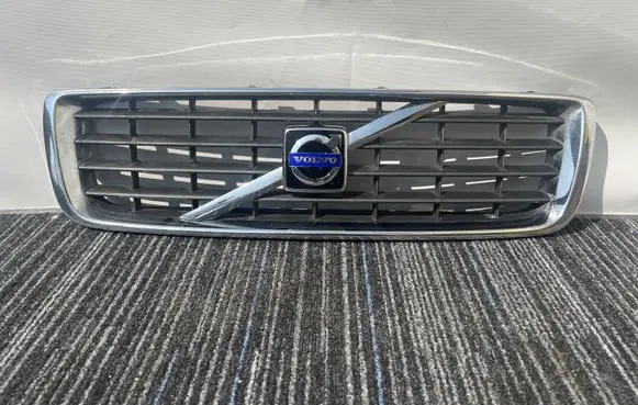 Volvo S80 Front bumper upper radiator grill 30764070 30655102