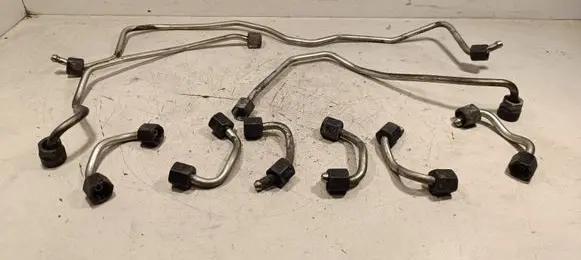 Audi Q7 4M Fuel injector supply line/pipe 