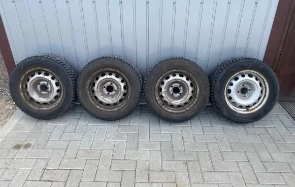 Citroen Berlingo R15 winter/snow tires with studs 19565R15 WINTERCRAFT KUMHO