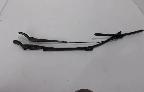 Renault Twingo II Front wiper blade arm