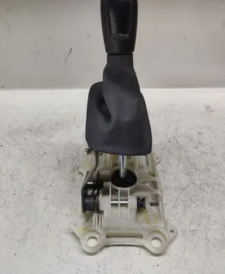 Volvo V50 Gear shifter/selector