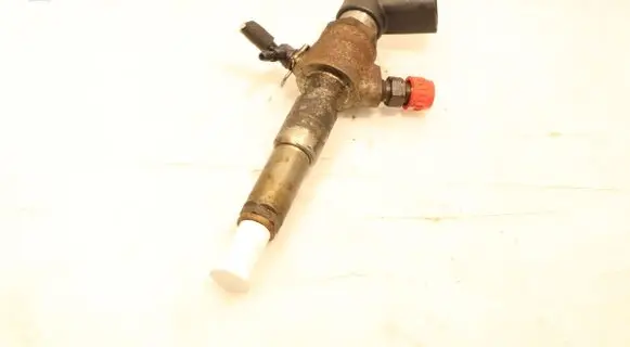 Fuel injector