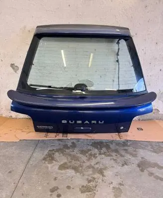Subaru Impreza I Tailgate/trunk/boot lid 61700FA011
