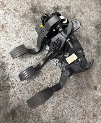 Fiat 500X Pedal assembly 00520490240 5215
