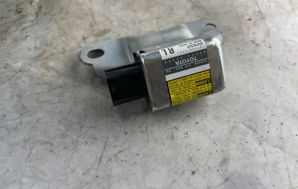 Toyota Land Cruiser (J120) Airbag deployment crash/impact sensor 8983360020 1879000481