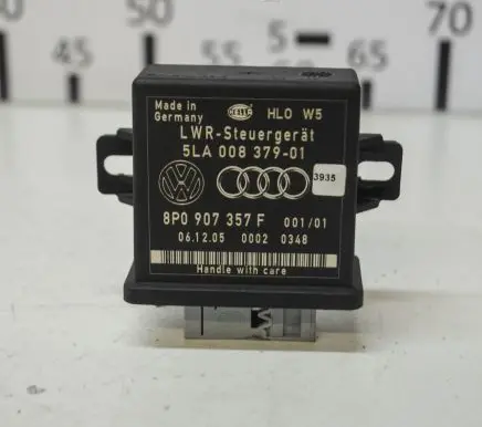 Audi A4 S4 B7 8E 8H Headlight ballast module Xenon 8P0907357F