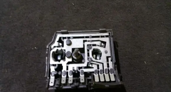 Audi A6 S6 C4 4A Tail light bulb cover holder THK81