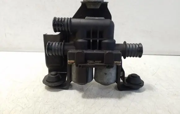 BMW X5 F15 Coolant heater control valve 6910544