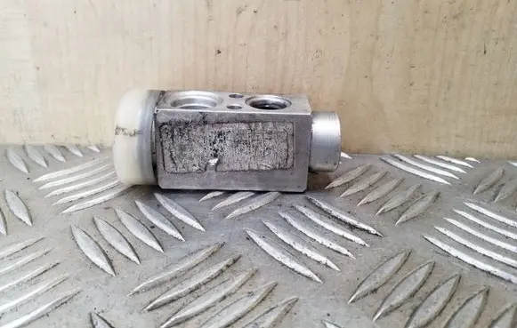 Ford Galaxy Air conditioning (A/C) expansion valve 