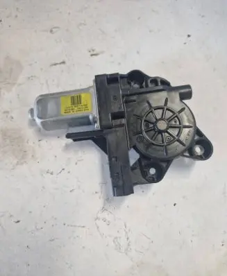 Volvo V70 Front door window regulator motor 970714102