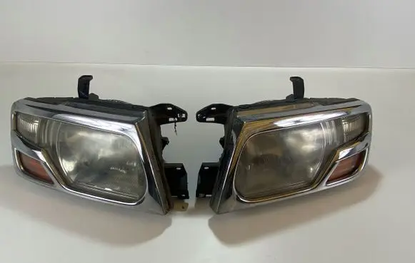 Mitsubishi Pajero Headlights/headlamps set 163KM