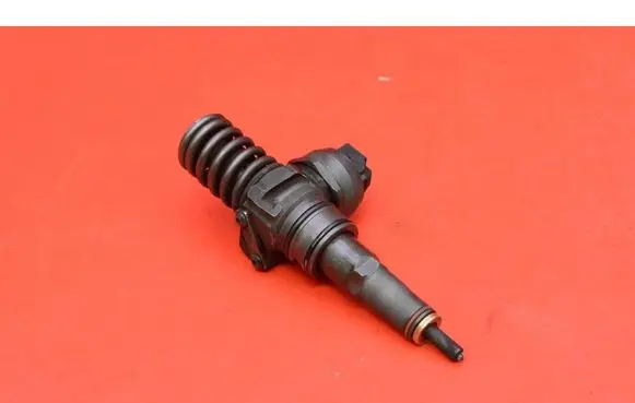 Volkswagen Golf V Fuel injector 0414720215