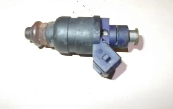 Audi A4 S4 B5 8D Fuel injector 078133551l
