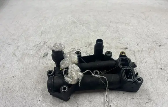 BMW 3 E90 E91 Thermostat/thermostat housing 70379335